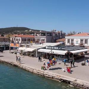 Otel Cunda Taka Ayvalı