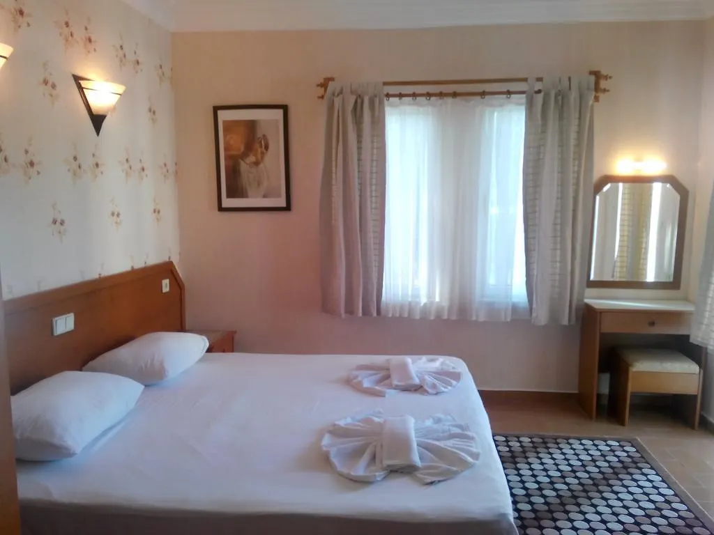 Gulizar Hotel Antalya 2*,  Türkiye